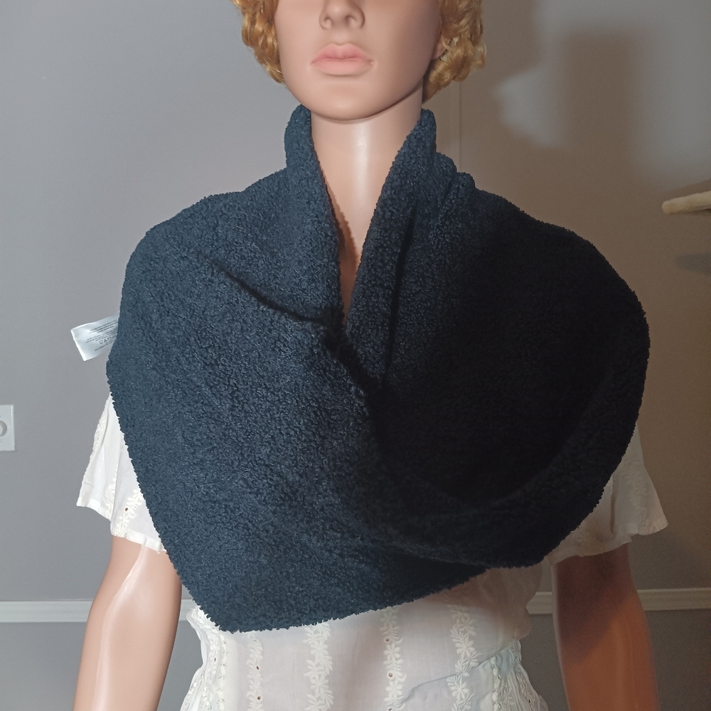 Infinity scarf. - Picture 2 of 8